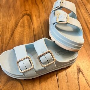 Women’s sandals